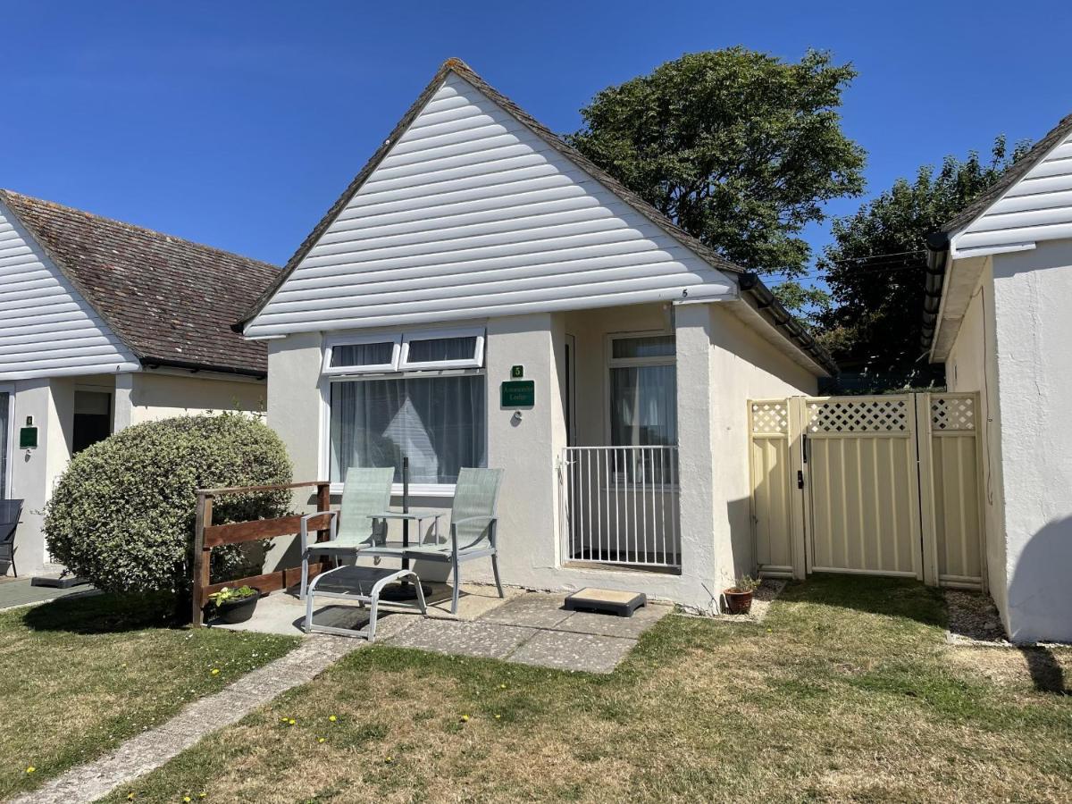 Golden Acre Jurassic Coastal Lodges ,Eype Брайдпорт Екстериор снимка