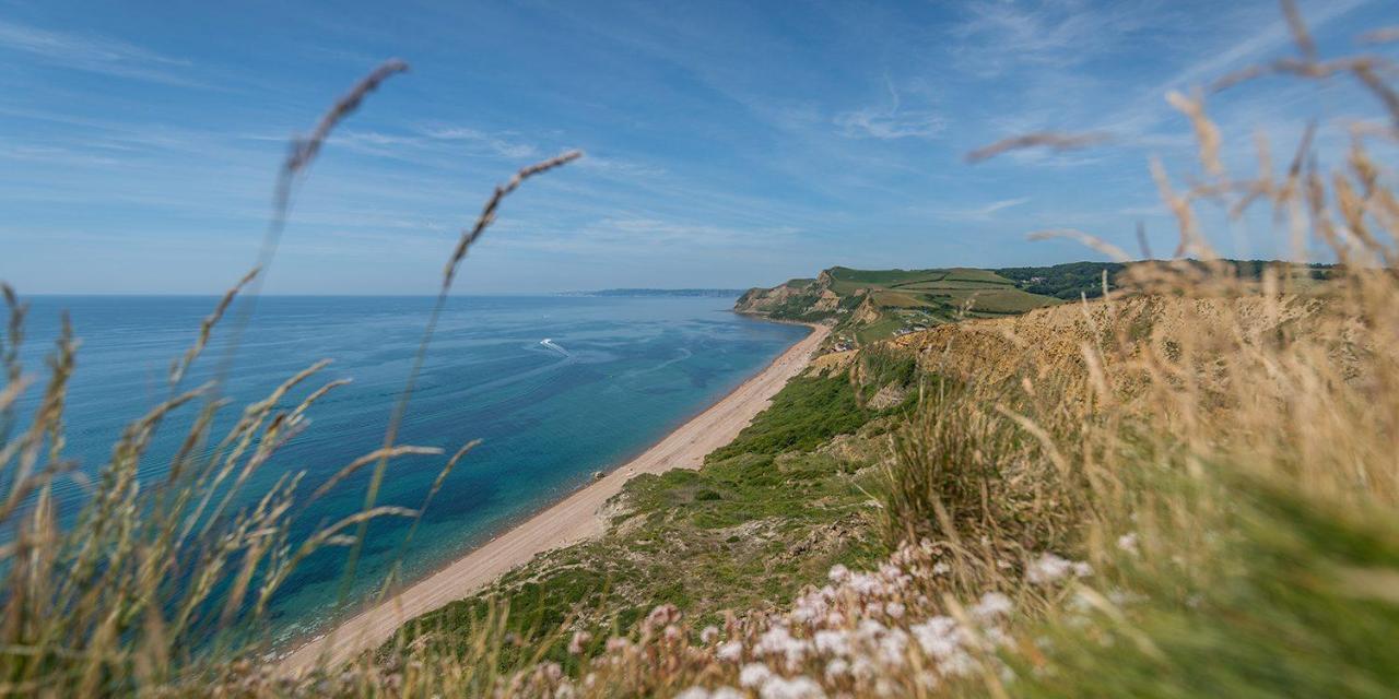 Golden Acre Jurassic Coastal Lodges ,Eype Брайдпорт Екстериор снимка
