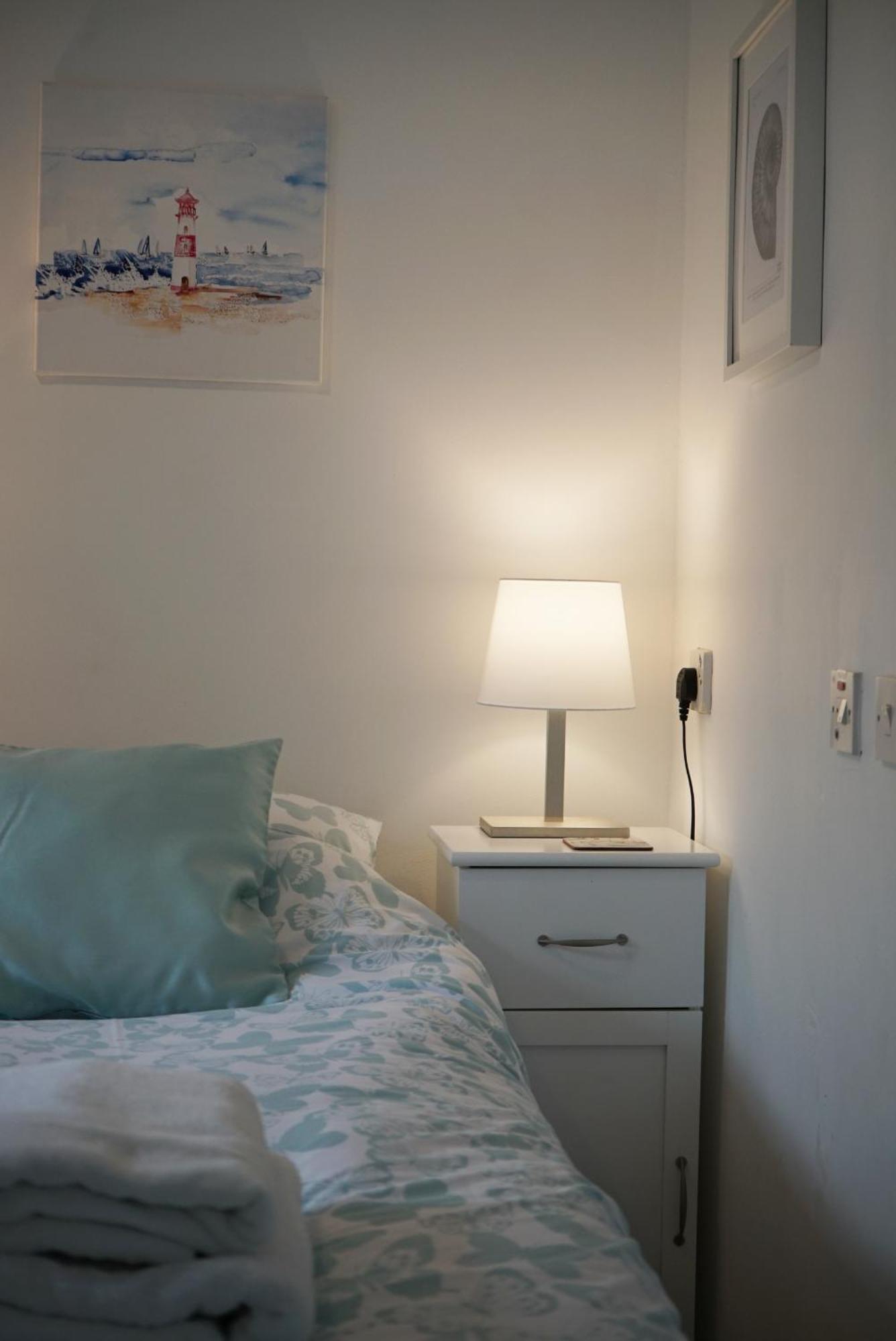 Golden Acre Jurassic Coastal Lodges ,Eype Брайдпорт Екстериор снимка